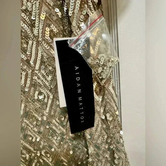 NWT Aidan Mattox Fully Beaded Trapeze Cocktail Dress in Champagne. Size 14 - Picture 8 of 14
